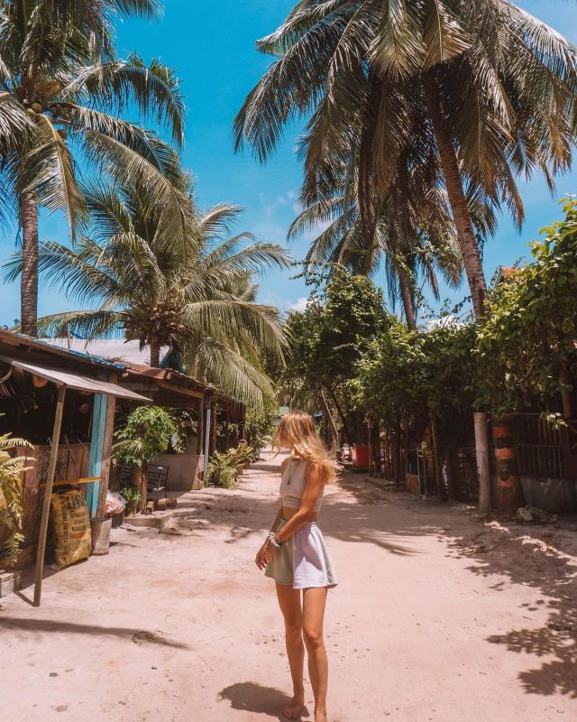 Koh Rong might be actual paradise 🌴🌺🐠 with turquoise water and sand so soft it squeaks under your toes, it’s the perfect place to disconnect and unwind in Cambodia!

Baby guide for planning your own trip to Koh Rong ✨(save for later)

🚤 Ferry takes 45mins from Sihanoukville. Book an open return via CamboFerry for $25 (cheaper than 1 way)

🚶Koh Rong is small, but doesn’t have many roads so you’ll be walking along beaches to get most places

🛏 Staying near Kaoh Touch beach is best for food and activities

⚠️ There’s no ATMs on the island so bring plenty cash with you! Also there’s limited wifi and phone signal - all part of the island vibe 🤙

📆 Oct-April is dry season, so expect lots of blue skies but higher prices

✨Swimming with the bioluminescent plankton is a MUST DO.

#pmgy #pmgycambodia