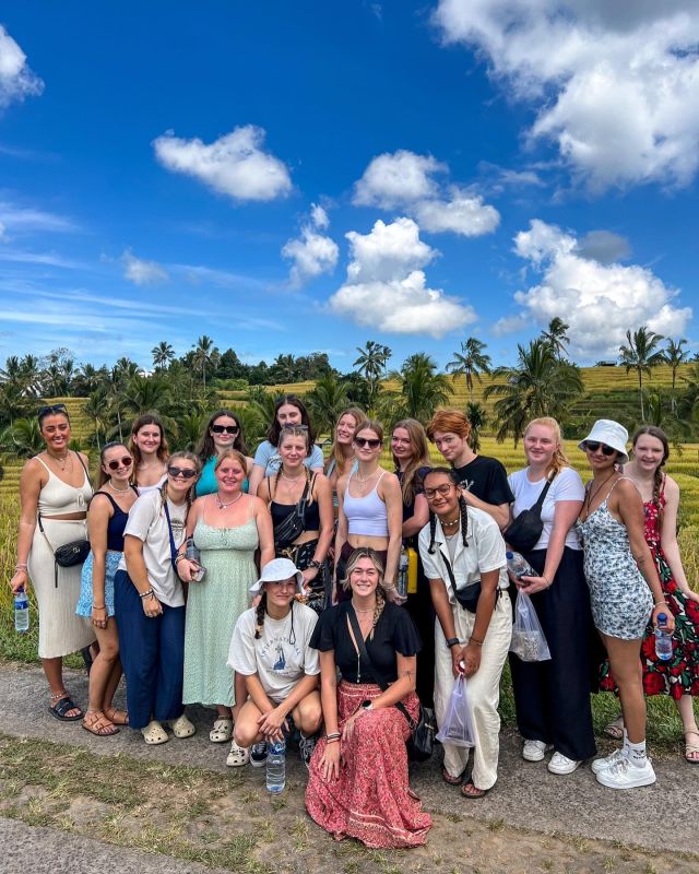 ❤️MAKING FRIENDS❤️

A big part of the experience here is making new friends! Volunteering, working and traveling together is an amazing way to make friends and find like minded people! 

@planmygapyear #planmygapyear #pmgybali #bali #indonesia #volunteer #volunteering #backpacking #traveling #travel #explore #gapyear #vacation #english #teaching #surf #beach #sunset #dayinalife #reels #inspo #friends