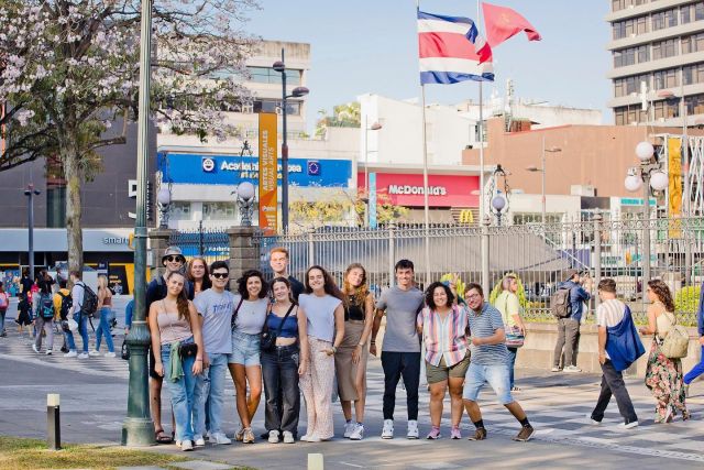 Who’s up for a city tour in San Jose with our amazing local team in Costa Rica?! 😁🙋‍♀️

#pmgy #pmgycostarica #costarica #volunteerbaroad