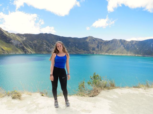 • Quilotoa Lagoon • Ecuador • Swipe for a majestic llama 🦙 •
•
•
#Quilotoa #QuilotoaLagoon #Quilotoavolcano #latacunga #shalala #volcano #lagoon #water #kayaking #hiking #walking #views  #Ecuador #pmgy #pmgyecuador #southamerica #travel #travelblog #travelling