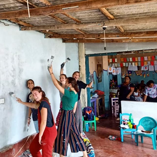 Thanks to our volunteers for always giving a helping hand to the local community! 🎨
.
📸: aashpmgy
.
planmygapyear #pmgysrilanka #pmgycommunity #pmgyteaching #tefl