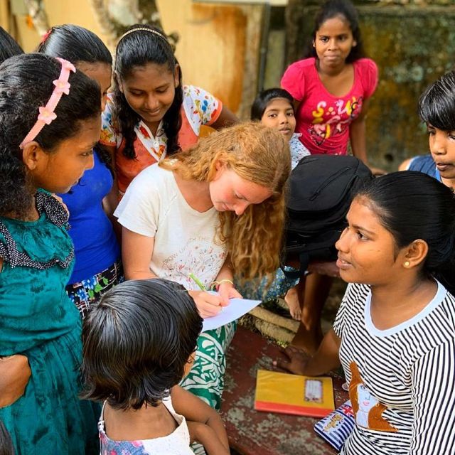 It's World Children's Day and we'd like to say a huge thank you to all the volunteers who have made a difference to the lives of these wonderful kids at the Childcare and Teaching projects! 🌈👩‍👧‍👦📚🐛
.
📸: aashpmgy
.
#worldchildrensday #universalchildrensday planmygapyear #pmgysrilanka #pmgy #pmgychildcare #pmgyteaching #tefl #teachabroad #volunteerinsrilanka
