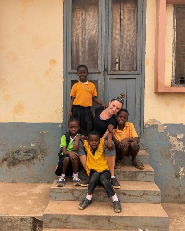 Last night of my two weeks in Ghana before heading to the next stop. I wanted to write a great caption but there honestly aren’t enough words to express the range of experiences and emotions. Challenging but worth it. Will miss all these people and many more 
#pmgyghana #pmgychildcare #pmgyteaching #pmgy #volunteertravel